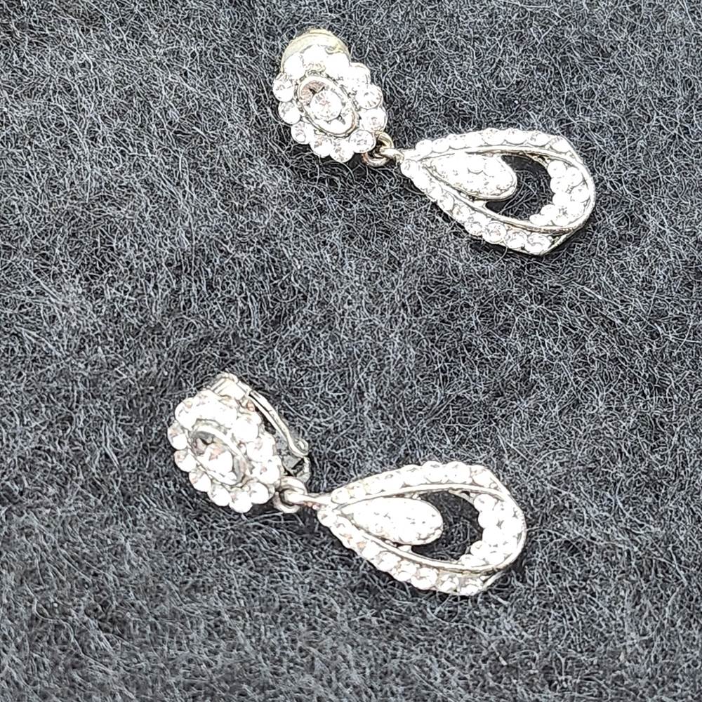 Chic Rhinestone and Silver Teardrop Earrings - Picture 2 of 2